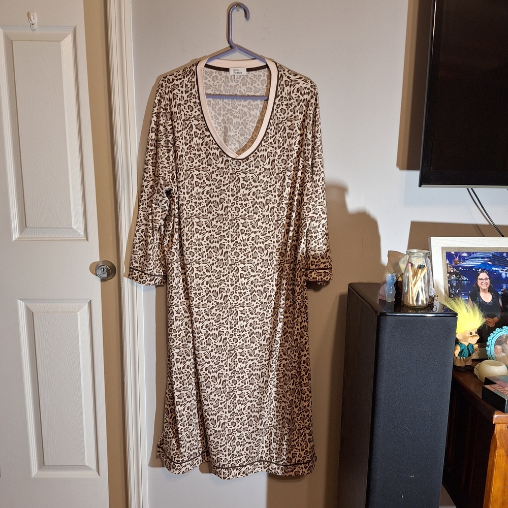 Kim Rogers Intimates Beige and Brown Leopard Print 3/4 Sleeve Nightgown